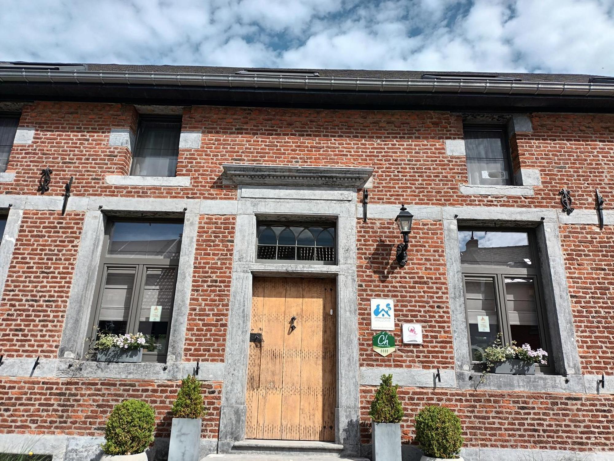 Le Relais De La Motte Bed & Breakfast Soignies ภายนอก รูปภาพ